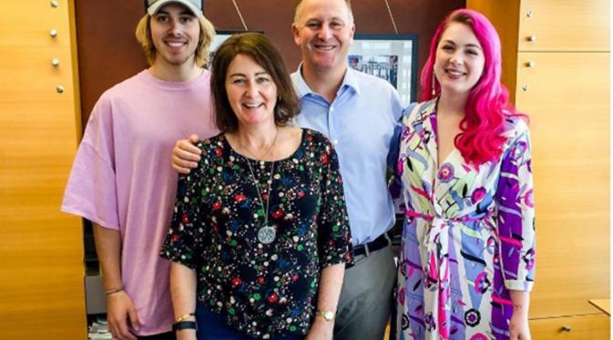 PM John Key bersama istri dan anaknya (instagram/@maxkey_)