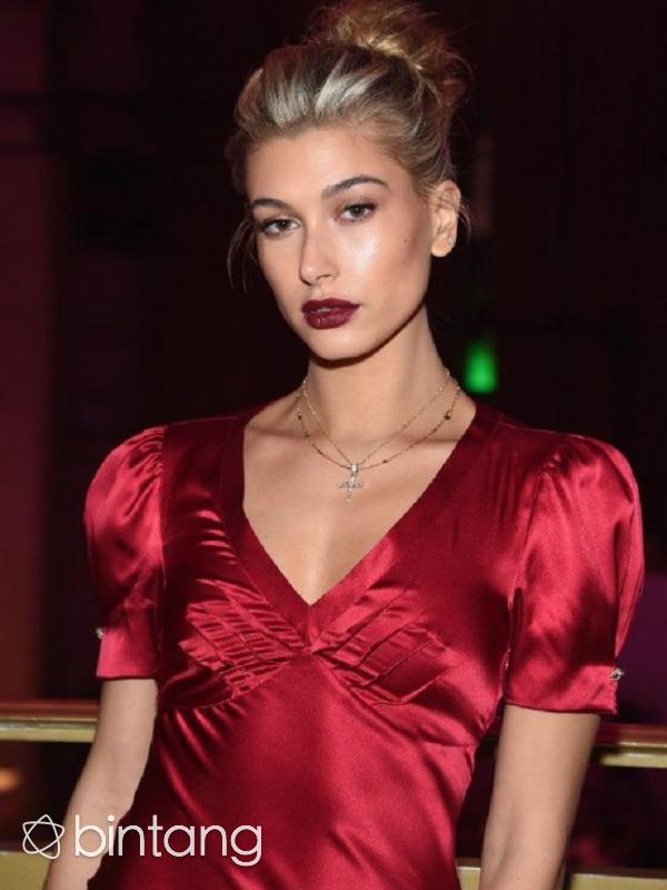 Gigi Hadid merasa canggung atas drama yang terjadi diantara Hailey Baldwin dan Taylor Swift. (AFP/Bintang.com)