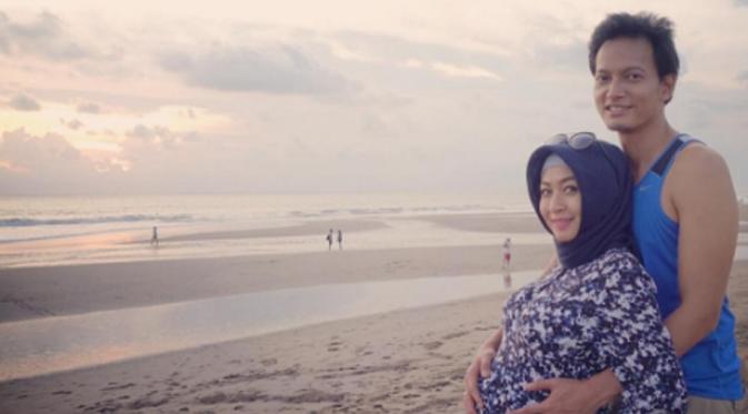 Fedi Nuril dan Vanny Widyasasti tengah menanti anak pertamanya. (Instagram/fedinuril)
