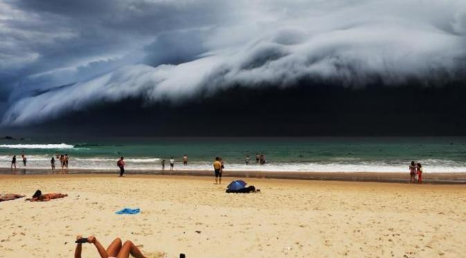 Penampakan awan aneh juga terjadi di Shonan (News.com.au)