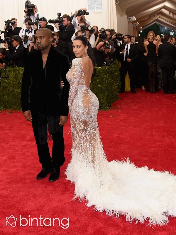 Kim Kardashian dan Kanye West tengah mengikuti terapi mental untuk mengatasi trauma. (AFP/Bintang.com)