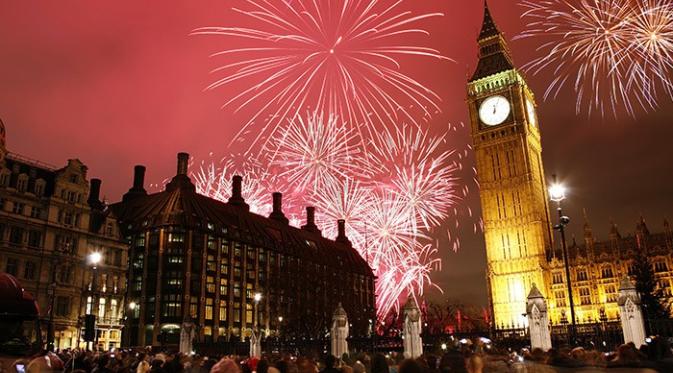 Kembang api tahun baru di London. Foto: Tripadvisor.