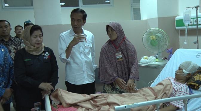 Presiden Jokowi saat mengunjungi korban gempa di Banda Aceh. (Liputan6.com/Windy Phagta)