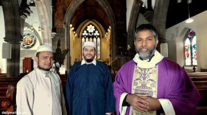 Toleransi dari gereja yang bertetangga dengan masjid (Daily Mail)