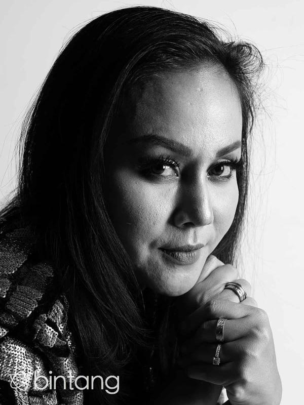 Mak Vera mengungkapkan, ia dan Olga Syahputra tidak memiliki kontrak selama 11 tahun bersama antara artis dan manajer. (Deki Prayoga/Bintang.com)