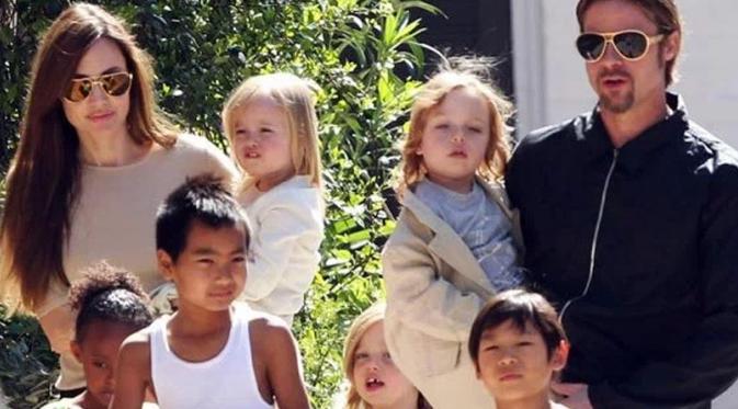 Angelina Jolie pilih tinggal di hotel bersama anak-anaknya (Foto:Hollywoodlife.com)