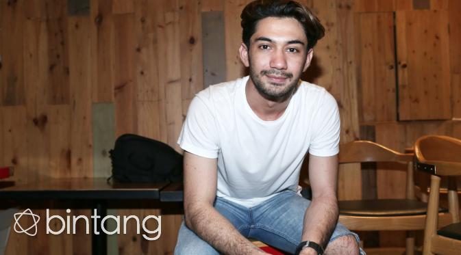 Aktor tampan Reza Rahadian ini menyatakan di tahun 2017 nanti akan ada tiga judul film yang kembali diperaninya, namun ia tidak bercerita terkait film-film tersebut. (Galih W. Satria/Bintang.com)