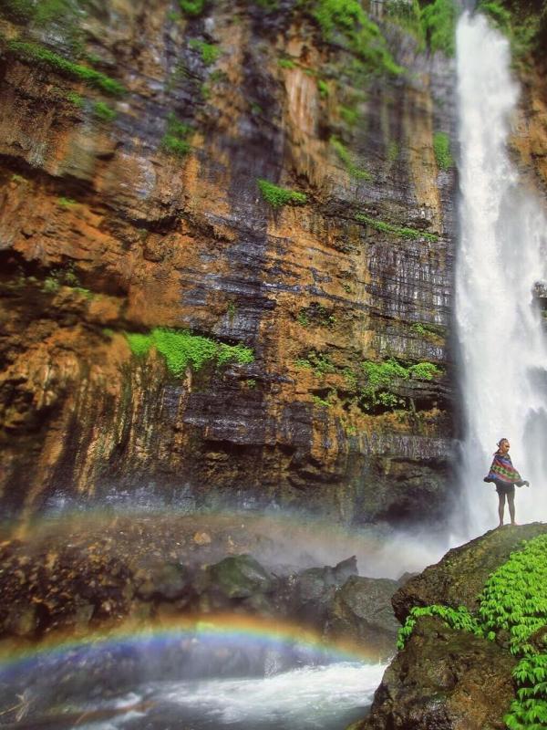 Air Terjun Kapas Biru, Lumajang, Jawa Timur. (kaylahamz/Instagram)