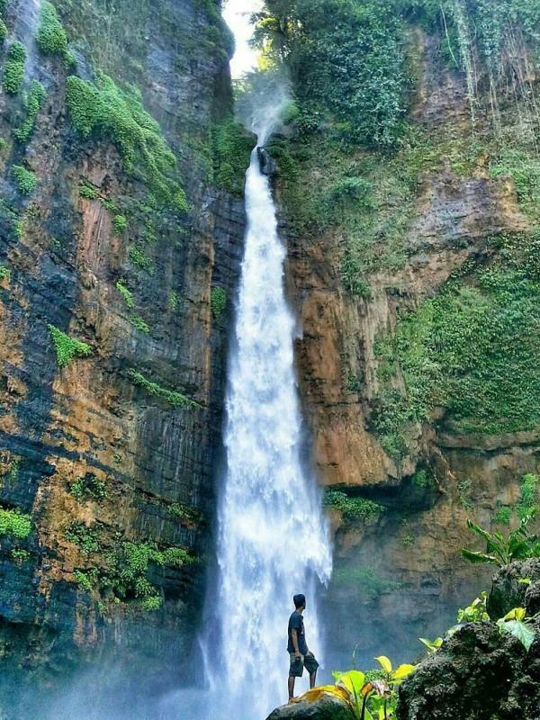 Air Terjun Kapas Biru, Lumajang, Jawa Timur. (diyahita/Instagram)