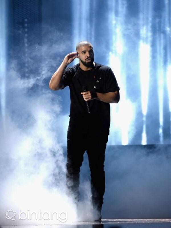 Drake tak suka dengan Grammy yang diterimanya (AFP/Bintang.com)