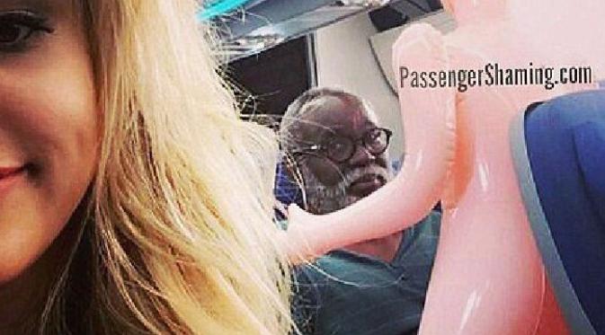 Boneka seks di pesawat. (Passenger ShamingSource:Supplied)
