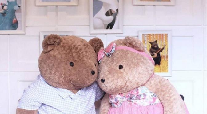 Roaster and Bear memiliki nuansa klasik dan romantis (ig: @roasterandbear)