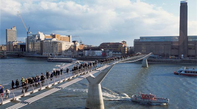 Milliennium Bridge yang Tak Boleh Dilewatkan Saat Pergi Berlibur ke London 