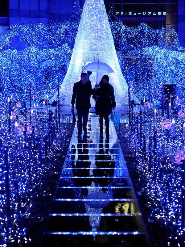 Shiodome Caretta Illumination, Tokyo, Jepang. (Alamy)