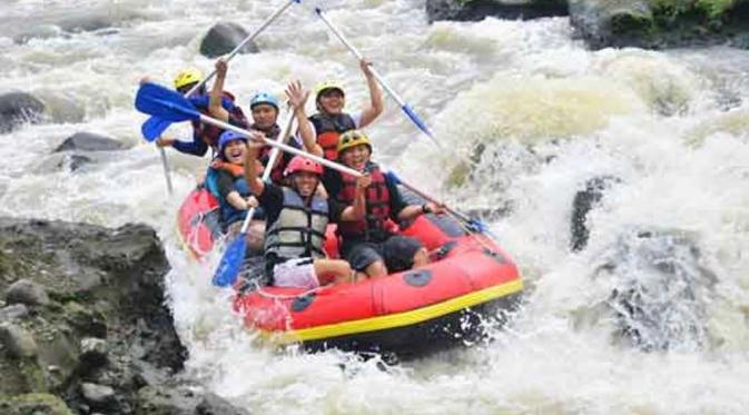 Arung Jeram Konto, Kediri, Jawa Timur. (outboundindonesia.com)