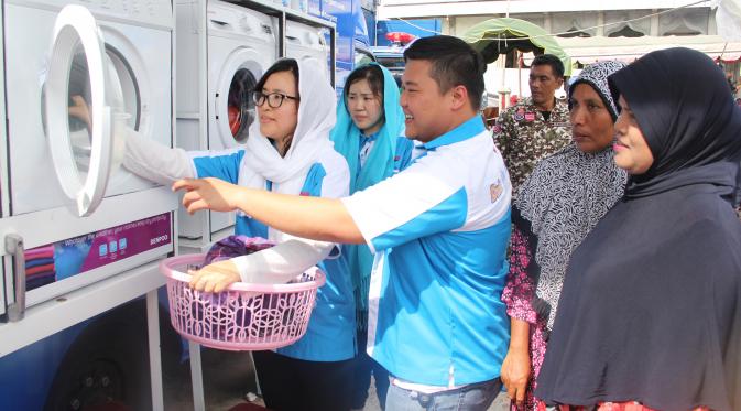 Inilah Kegiatan yang Dapat Dilakukan Warga Setempat yang Menjadi Korban Gempa Aceh untuk Mencuci Pakaiannya
