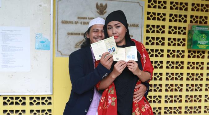 Ria Irawan menikah di KUA Cilandak Jakarta Selatan
