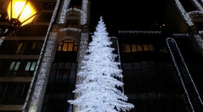Pohon Natal di Budapest, Hungaria. (AP)