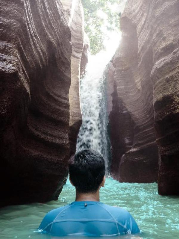 Air Terjun Luweng Sampang, Gunungkidul, Yogyakarta. (dannioo/Instagram)