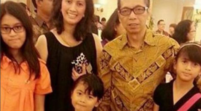Foto Keluarga Dodi Triono dalam Kenangan | via: Instagram/@dianita.gemma