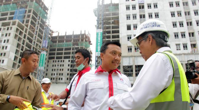 Menpora Imam Nahrawi dampingi Presiden Jokowi tinjau Wisma Atlet Kemayoran (Kemenpora)