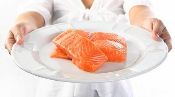 Salmon dikenal sebagai ikan yang mengandung banyak gizi.