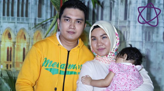Saat ditemui dikawasan Tendean Jakarta Selatan, Aldi Taher mengaku kondisinya kini mulai membaik. Dari enam kali yang dijadwalkan menjalani kemoterapi, Aldi tinggal sekali lagi menjalaninya. (Nurwahyunan/Bintang.com)