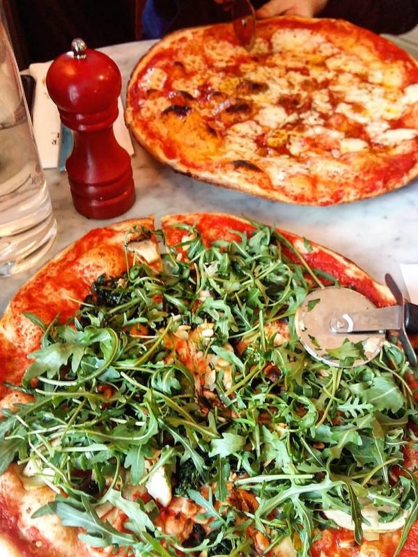 Pizza di PizzaExpress. (lizwoolven/Instagram)