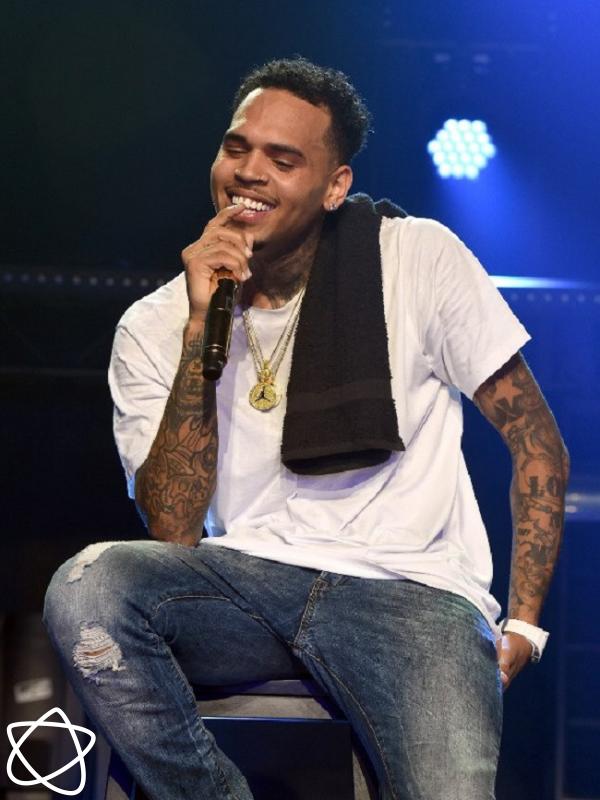 Chris Brown dilarang menggunakan fasilitas gym sebuah pusat kebugaran, selama seumur hidup karena perbuatannya. (AFP/Bintang.com)