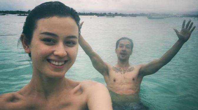Kimberly Ryder dan Edward Akbar saat liburan di Lombok (Instagram/@edward_akbar)