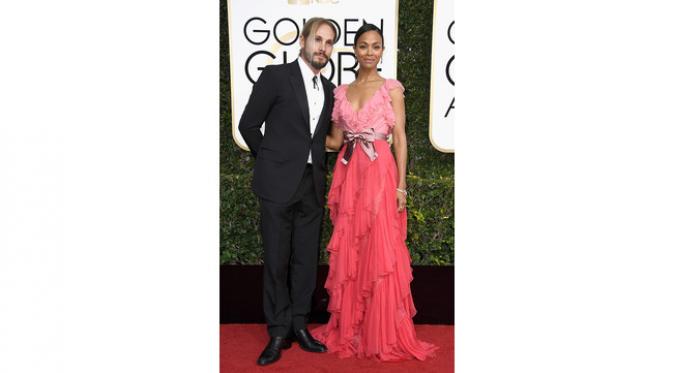 Para pasangan berikut tampil memesona di red carpet Golden Globe 2017 (Foto:harpersbazaar.com)
