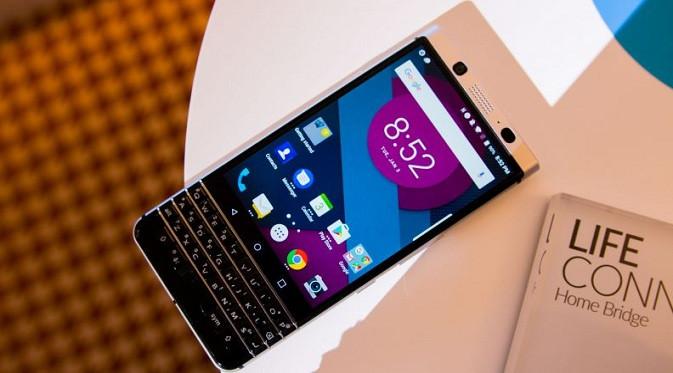 Wujud resmi BlackBerry Mercury. (Sumber: Android Authority)