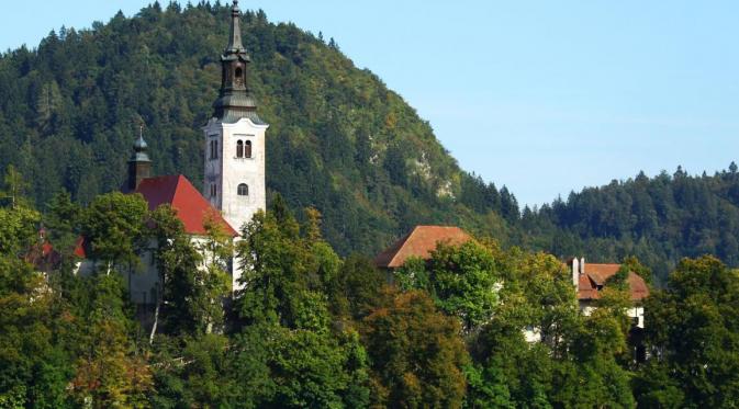 Indahnya Bled, pulau dongeng dan lonceng harapan di Slovenia (foto : bbc.com)