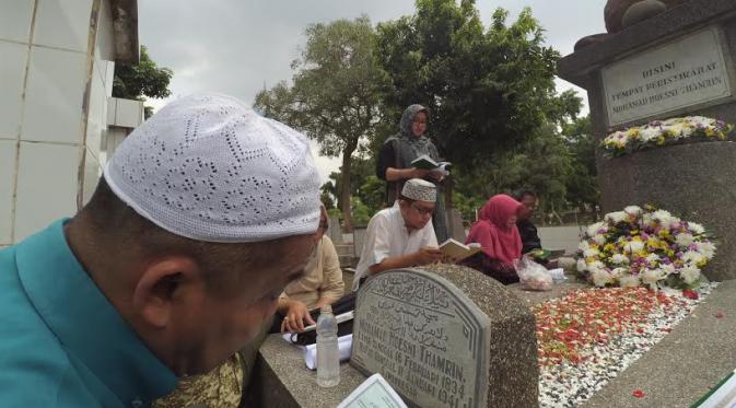 Memperingati Wafatnya M.H. Thamrin, komunitas Betawi Kita menggelar doa dan yasinan bersama.