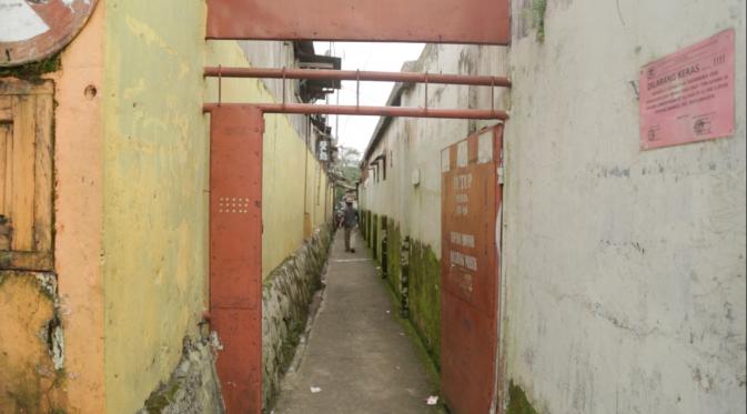 Gang Sepanjang 30 Meter yang Menjadi Lokalisasi Prostitusi (Liputan6.com/Balgoraszky A. Marbun)
