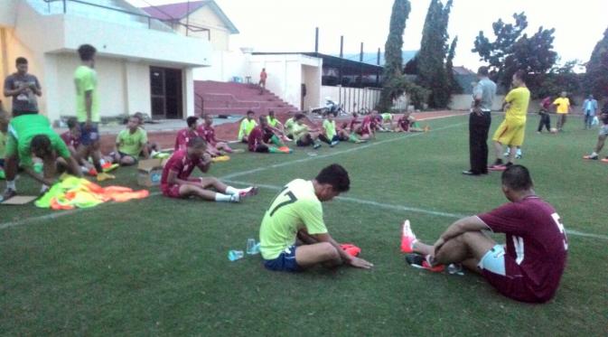 Pemain Bhayangkara FC mulai berlatih mempersiapkan diri untuk kompetisi musim 2017. (Liputan6.com/Ahmad Zaini)