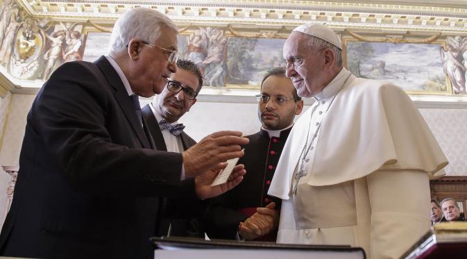 Bicarakan Nasib Palestina, Mahmoud Abbas Bertemu Paus Fransiskus (AP)