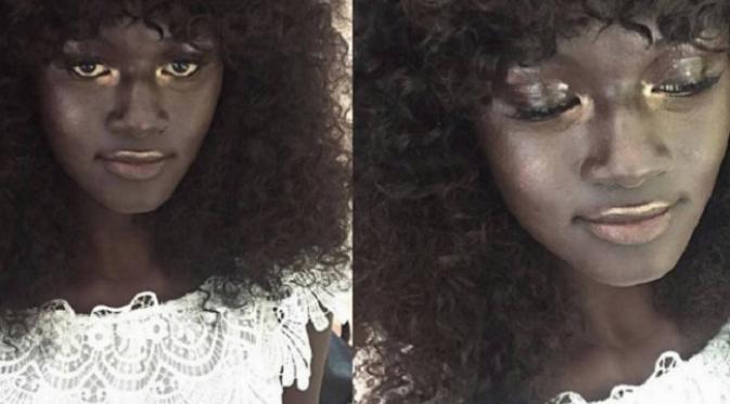 Model Khoudia Diop membuktikan bahwa dengan kulitnya yang gelap, ia percaya diri memakai pakaian warna apapun.