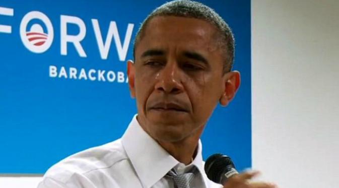 Presiden Obama meneteskan air mata ketika berterima kasih kepada para staf kampanye pilpres AS 2012. (Sumber Daily Mail)