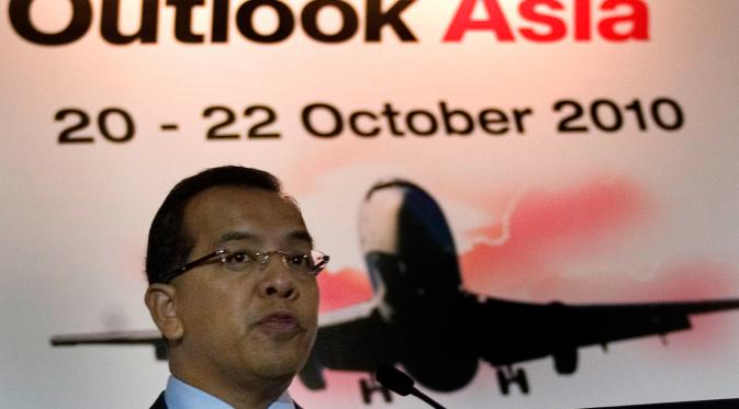 Komisi Pemberantasan Korupsi menetapkan bekas Direktur Utama PT Garuda Indonesia, Emirsyah Satar, sebagai tersangka dugaan suap pembelian pesawat Airbus A330 (AFP PHOTO / ROSLAN RAHMAN)AFP PHOTO / FYROL ANWAR
