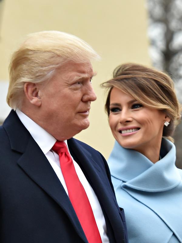Melania Trump saat pelantikan suaminya, Donald Trump, sebagai Presiden Amerika Serikat ke-45 (AFP/Bintang.com)