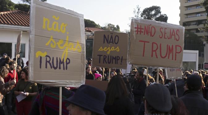 Protes anti-Trump di Portugal (Associated Press)