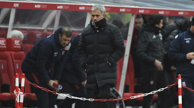 Pelatih Manchester United (MU), Jose Mourinho, saat melawan Stoke City. (AP Photo/Rui Vieira)