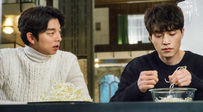Gong Yoo dan Lee Dong Wook di drama Goblin. (via Soompi)