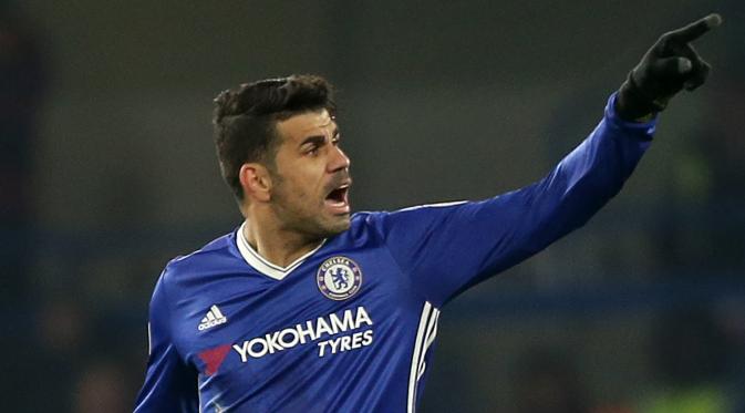 Diego Costa mencetak gol ke gawang Hull City dalam penampilan ke-100 bersama Chelsea. (Adrian DENNIS / AF)