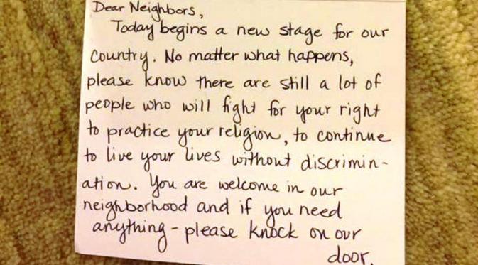 Surat ini diterima warga muslim AS saat Donald Trump dilantik jadi presiden (Twitter/@LibyaLiberty)