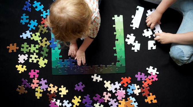 Puzzle warna untuk anak-anak dengan 100 keping puzzle (foto : puzzle.lamingtondrive.com)