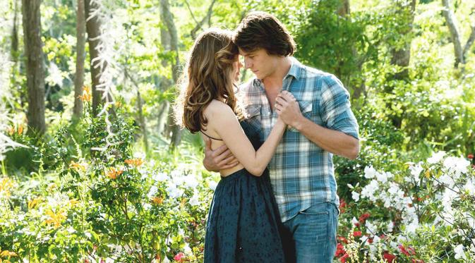 Film romantis cuma bagus buat ditonton, bukan dijadikan contoh untuk menjalani hubungan percintaan di dunia nyata. (Foto: mediastinger.com)