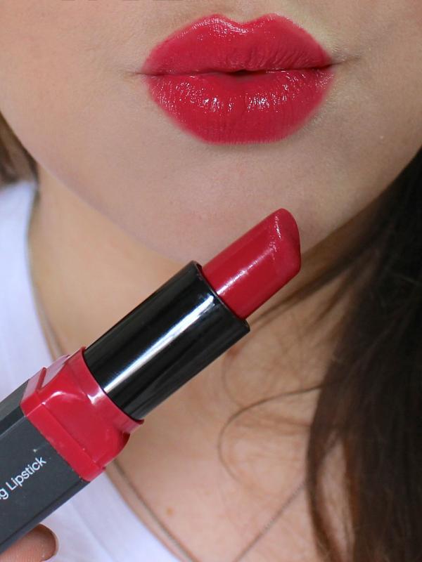 Ini Jenis Lipstik yang Semua Cewek Layak Tahu. (Foto: khoobsurati.com)