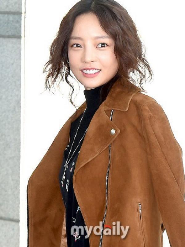 Goo Hara muncul dengan rambut barunyaa. (Foto: Koreaboo)